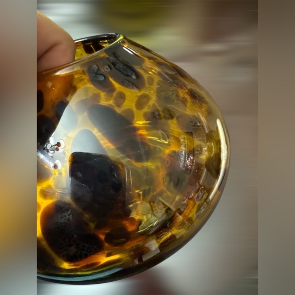 VINTAGE HANDBLOWN GLASS VASE - Picture 4 of 8